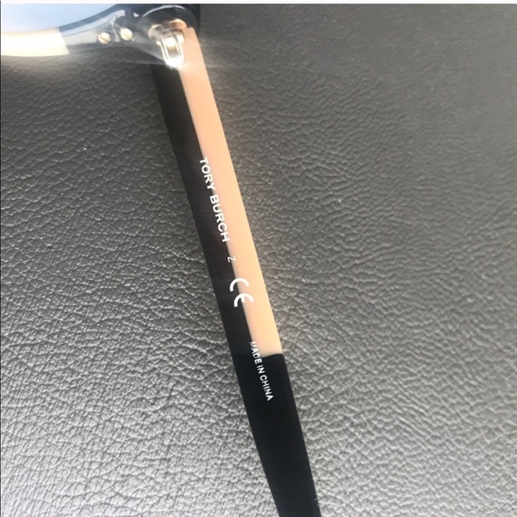 SALE🥳Tory Burch sunglasses - Picture 5 of 7